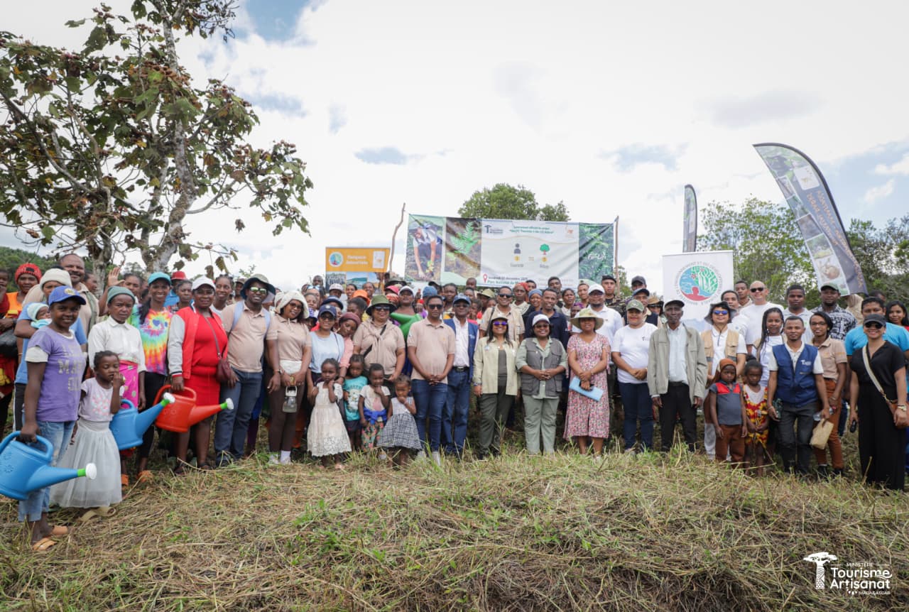Un touriste – Un arbre : un engagement pour un tourisme durable à Madagascar