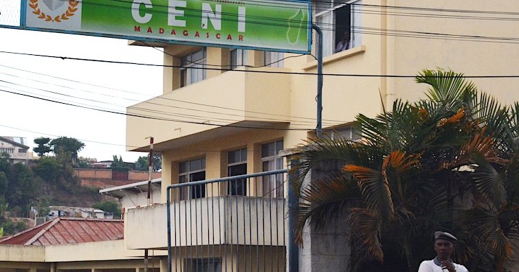 Sénatoriales : controverse autour du feu vert de la HCC, la CENI appelée à fixer un nouveau calendrier