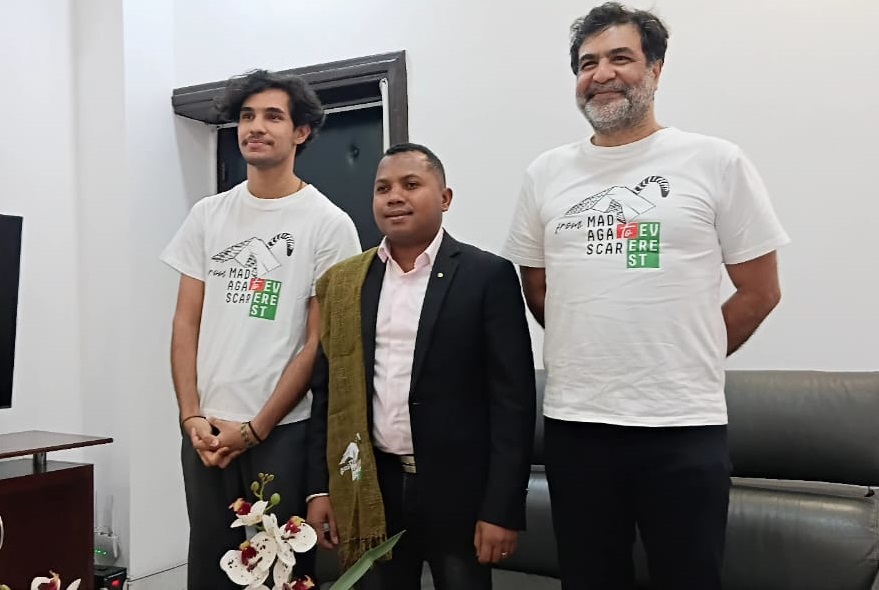 Alpinisme – Everest : Zouzar Bouka et ses fils repartent pour une deuxième tentative ambitieuse