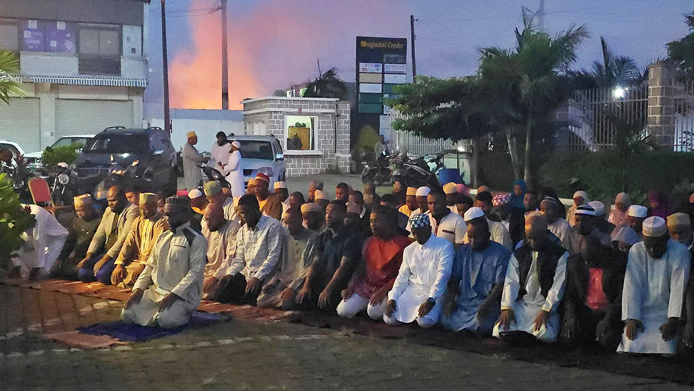 CÉLÉBRATION – Les musulmans s’apprêtent pour l’Aïd el-Fitr
